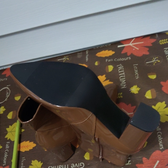 Wild Pair Tan Patent Heeled Boots - Picture 5 of 12